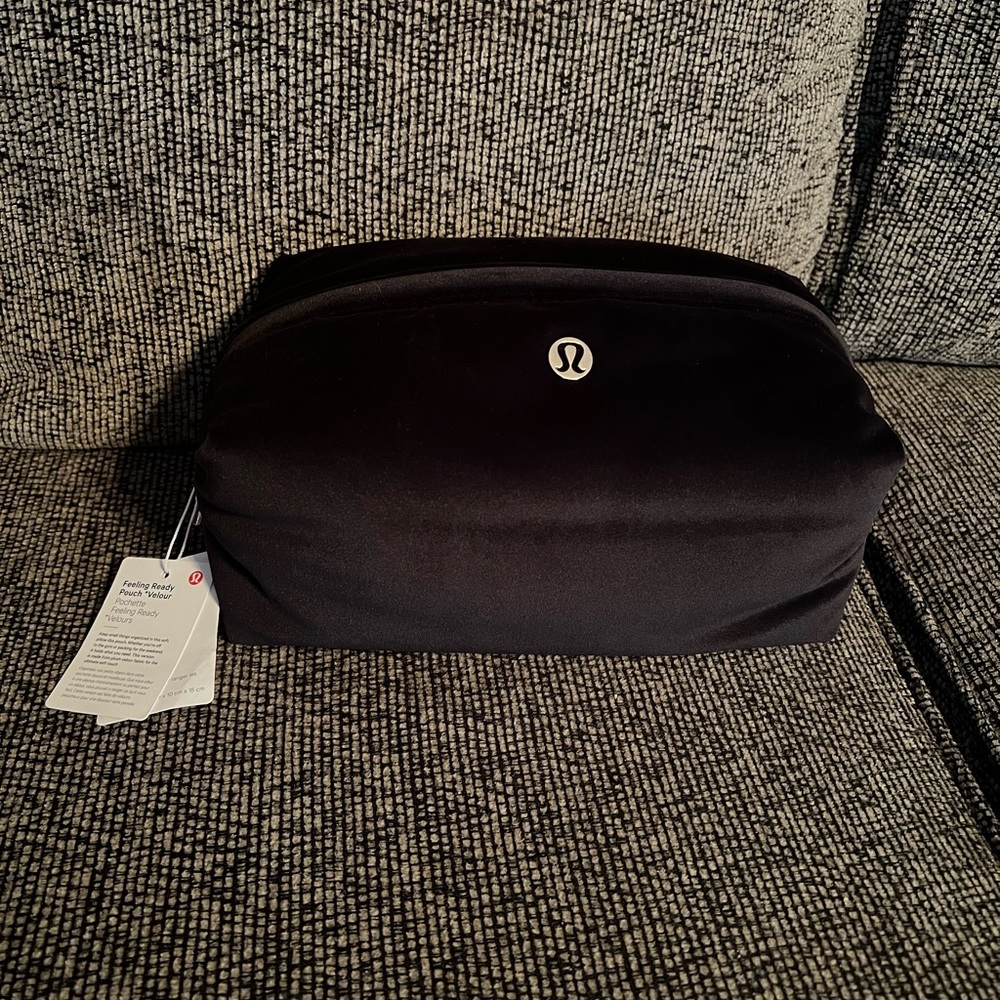 NWT lululemon feeling ready pouch, black velour